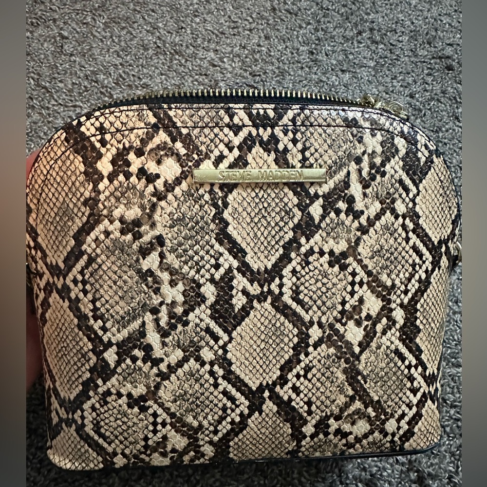 Steve Madden medium size crossbody bag